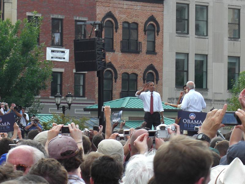 Obama and Biden in Springfield IL 023.jpg